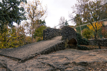 Obraz premium puente de piedra