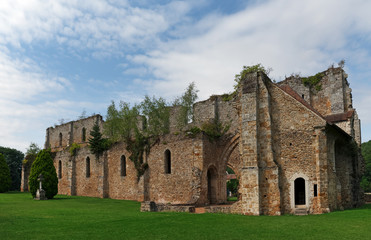 Abbaye des Vaux de Cernay  en île de France