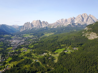 Fototapeta na wymiar Dolomiten aus der Luft