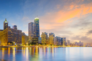 Fototapeta na wymiar View of Chicago downtown skyline