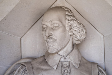 Fototapeta premium William Shakespeare Sculpture in London