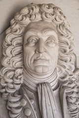 Fototapeta na wymiar Sir Christopher Wren Sculpture in London