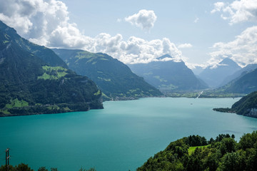 Fototapeta na wymiar Berge am Weg der Schweiz