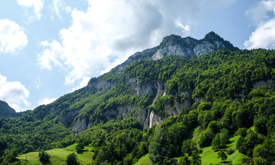 Fototapeta na wymiar Berge am Weg der Schweiz