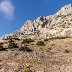 Fototapeta na wymiar the Sainte-Victoire mountain, near Aix-en-Provence, which inspired the painter Paul Cézanne