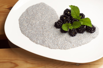 Blackberries with chia pudding