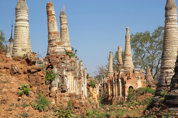 Shwe Inn Dain Pagoda complex
