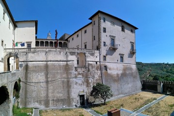 Fototapeta na wymiar Castello Colonna - Cortile interno - Genazzano - Roma - Lazio - Italia