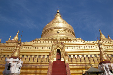 Fototapeta premium Shwezigon Pagoda, Bagan, Myanmar