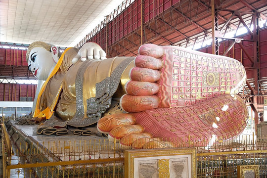 Chaukhtatgyi Bubbha Temple, Yangon, Myanmar