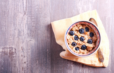 Oat porridge with blueberry