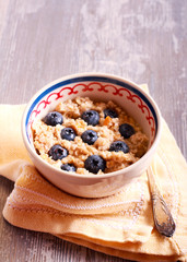 Oat porridge with blueberry