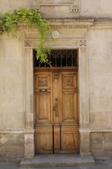 Fototapeta na wymiar Porte en Provence