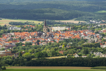 Fototapeta na wymiar Stadtbild vom Desenberg auf Warburg Westfalen