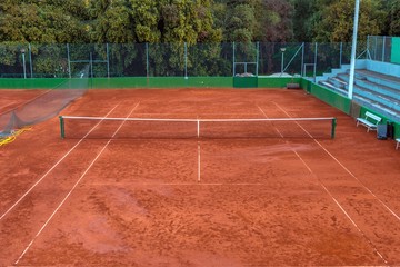 Naklejka premium Large clay tennis court without people