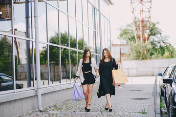 Girls On Shopping