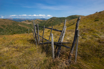 Steccato in legno in montagna