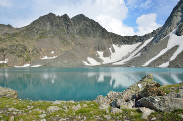 Россия, Кавказ, высокогорное озеро Буша летом
