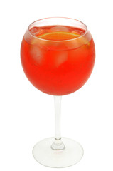 Verre de spritz sur fond blanc 