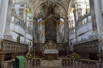 Fototapeta na wymiar Altarraum der ehem.Klosterkirche, Baumburg a.d.Alz