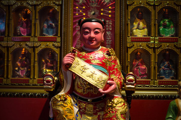 Traditional Chinese Temple Statues
