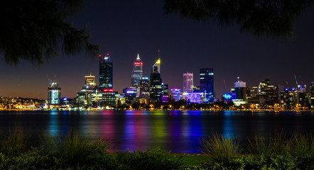 Fototapeta na wymiar Perth skyline with reflection in Swan River