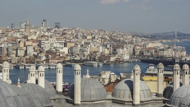  Timelapse video of Halic (Golden Horn) and Galata Bridge from the terrace of Suleymaniye Mosque.Istanbul, Turkey.