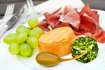 Schinken - Käse - Weintrauben