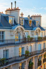 Parisian building facade, France - obrazy, fototapety, plakaty