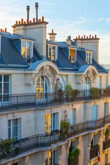Schilderijen op glas Parisian building facade, France © jptinoco