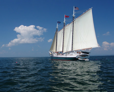 Schooner Victory Chimes, Maine