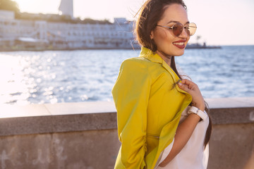 Obraz premium Plus size model in bright fall outfit