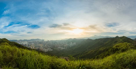 Foto auf Glas Bergtal während des Sonnenuntergangs. Natürliche sommerlandschaft in hongkong © kingrobert