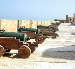 Fototapeta na wymiar Fortress wall and cannons in Essaouira