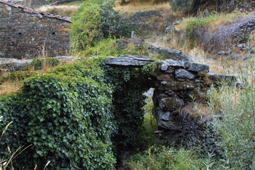 Pontón de los Corrales sobre arroyo de Rocasa, Sauceda, Hurdes, España