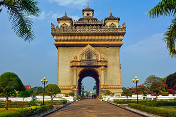 Fototapeta na wymiar Laos Vientiane Patuxai gate of triumph