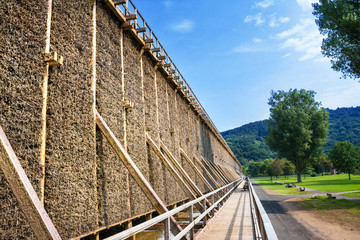 Bad Kreuznach – Salinen Salinental Salinenpark mit Gradierwerken im Sommer
