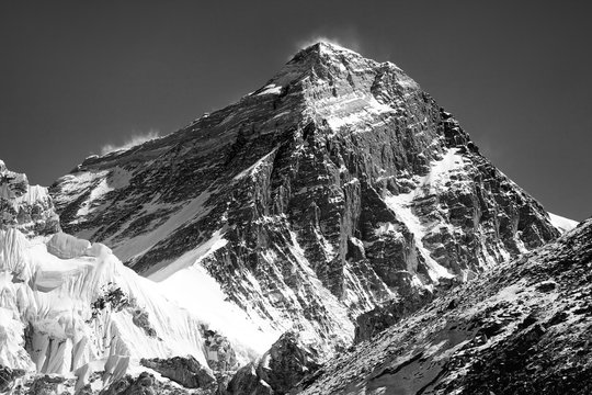 Fototapeta black and white Mount Everest from Gokyo valley