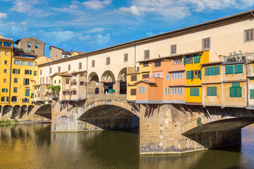 Fototapeta na wymiar Ponte Vecchio bridge in Florence