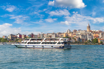Fototapeta premium Galata Tower in Istanbul, Turkey
