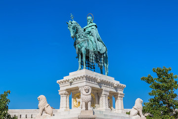 Fototapeta premium Statue of Stephen I in Budapest