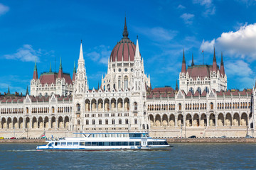 Fototapeta premium Parliament building in Budapest