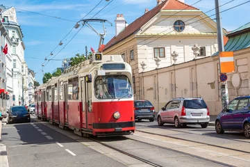 Kissenbezug Elektrische Straßenbahn in Wien, Österreich © Sergii Figurnyi