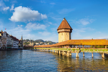 Fototapeta na wymiar Famous Chapel bridge in Lucerne