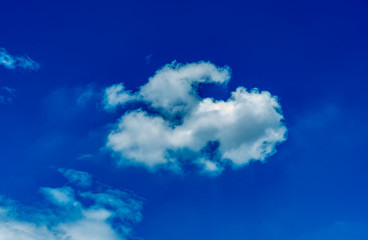 Fototapeta na wymiar White cloud with Blue sky