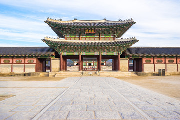 Fototapeta premium Pałac Gyeongbok w Seulu, w Korei Południowej