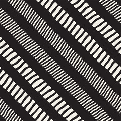 Hand drawn style seamless pattern. Abstract geometric tiling background in black and white. Vector doodle line lattice