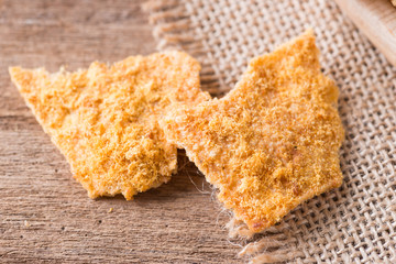 Rice cracker with dried shredded pork