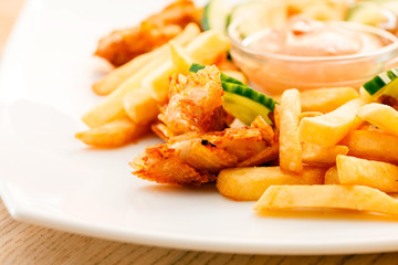  French fries with chicken