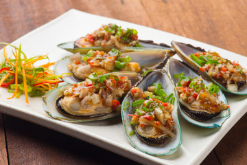 mussels with garlic
